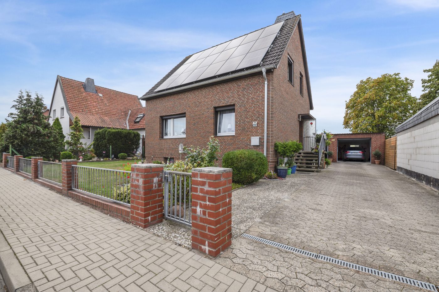 Gepflegtes Einfamilienhaus mit Einliegerwohnung in Grasleben